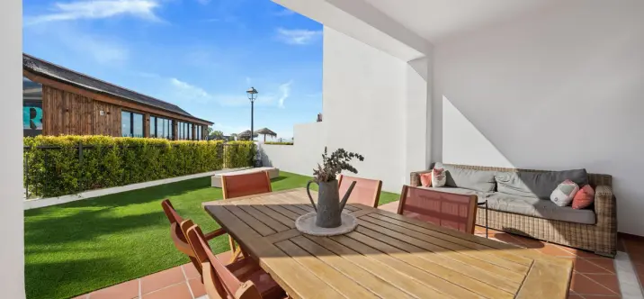 Sale of ground floor apartment in Benahavís 4