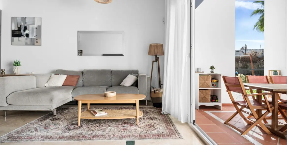 Sale of ground floor apartment in Benahavís 7