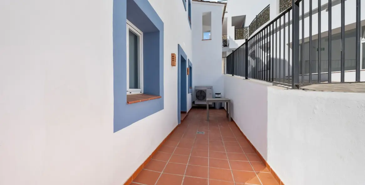 Venta de apartamento en planta baja en Benahavís 18