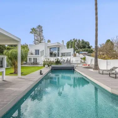 Sale of detached villa in Guadalmina Alta