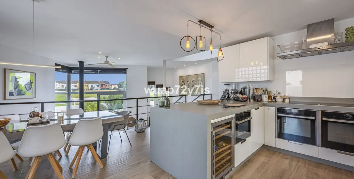 Sale of detached villa in Guadalmina Alta 5