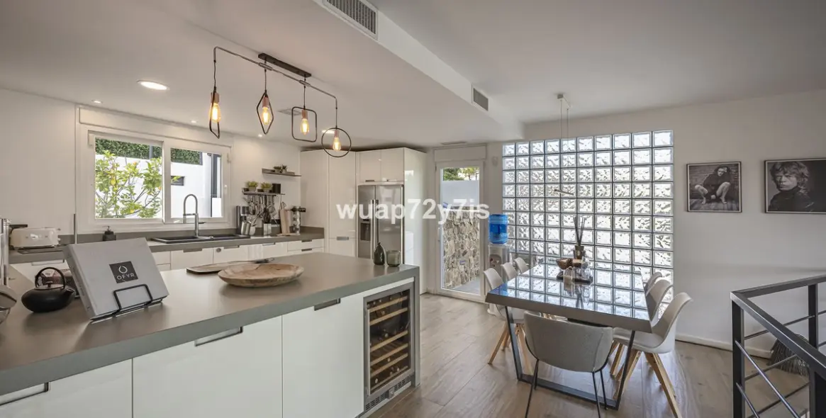 Sale of detached villa in Guadalmina Alta 15