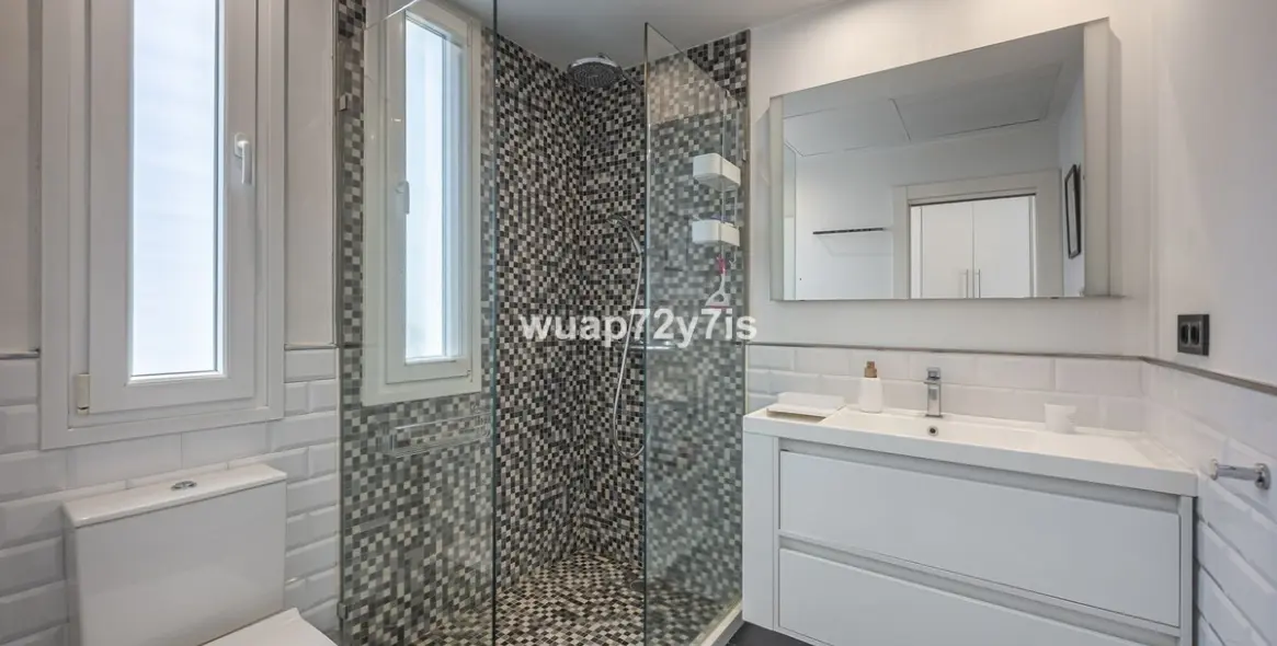 Продажа  отдельно стоящей виллы в Guadalmina Alta 26