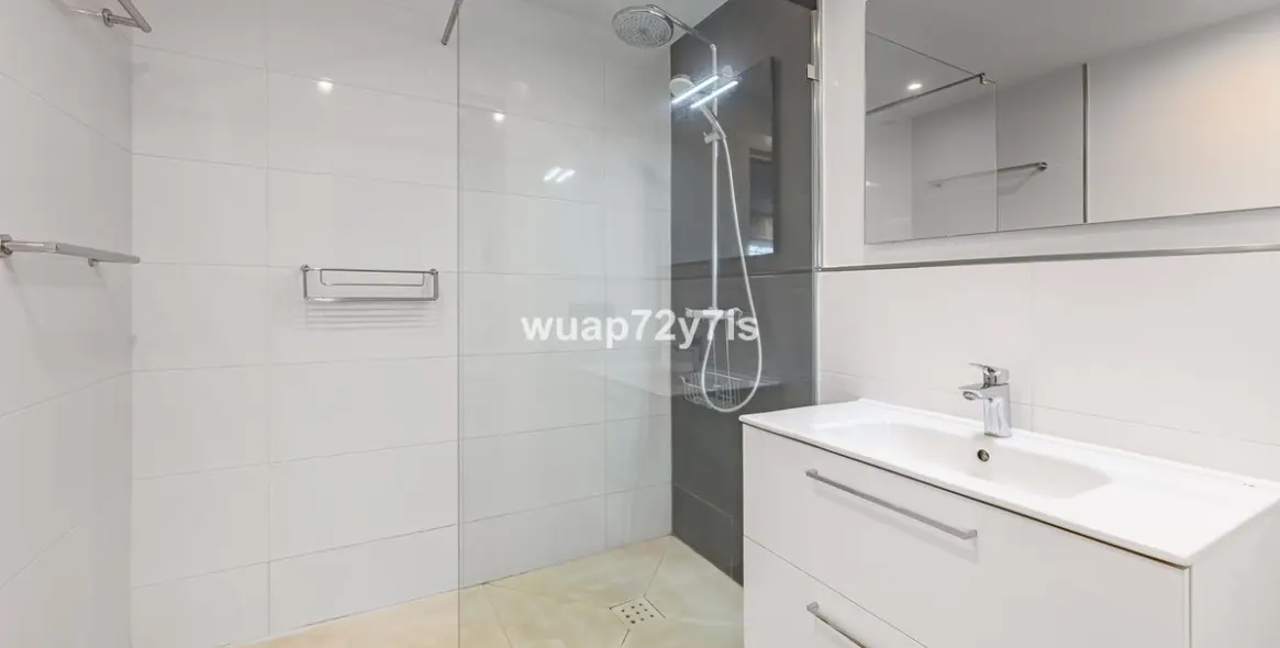 Продажа  отдельно стоящей виллы в Guadalmina Alta 34