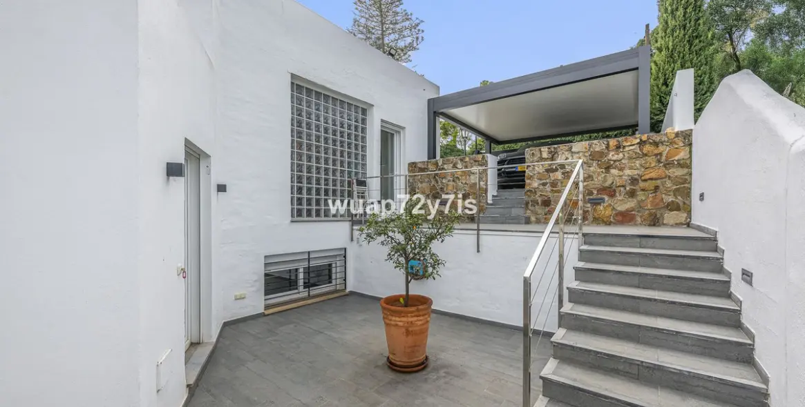 Продажа  отдельно стоящей виллы в Guadalmina Alta 39