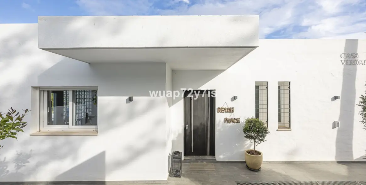 Продажа  отдельно стоящей виллы в Guadalmina Alta 54