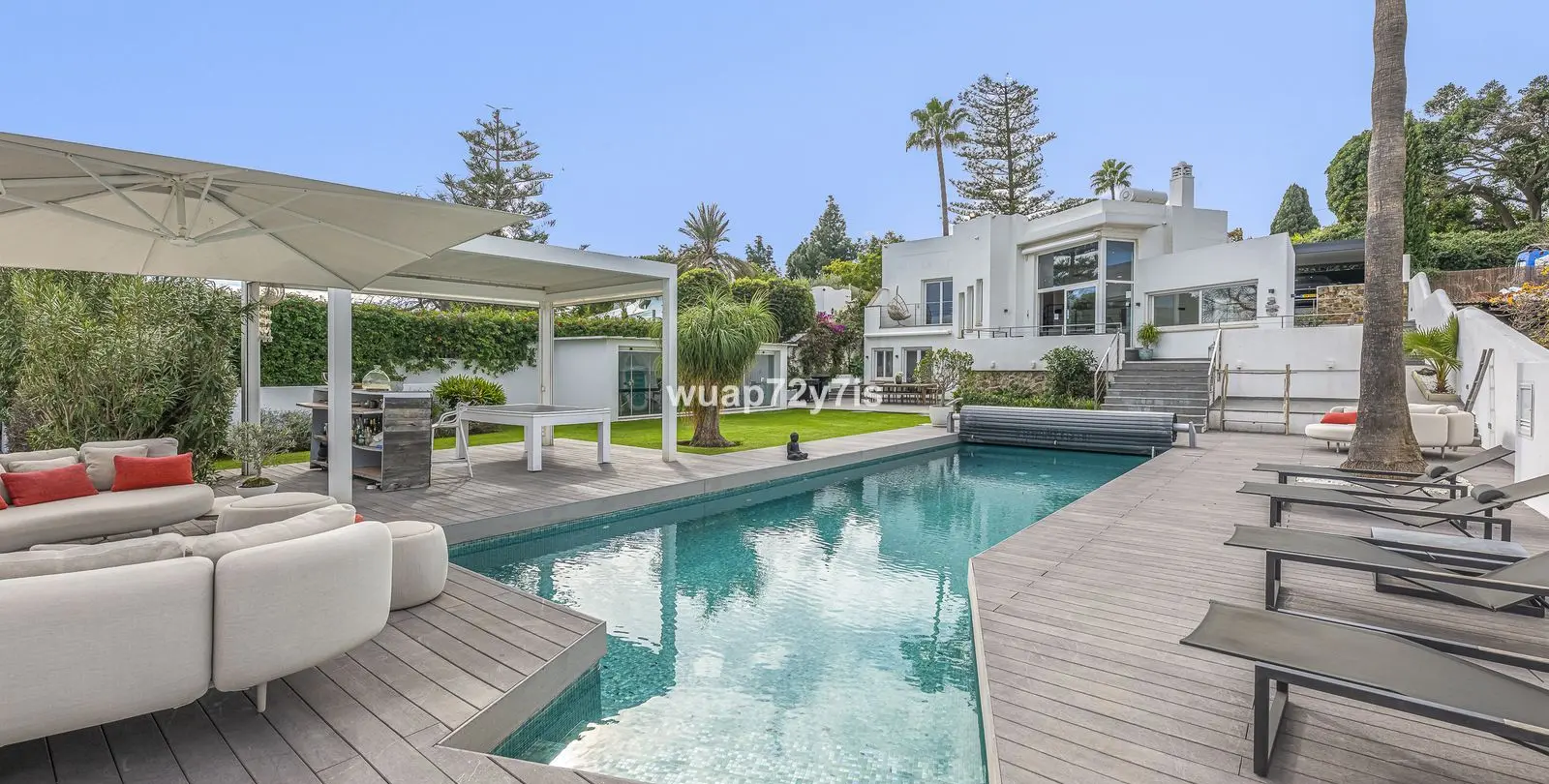 Sale of detached villa in Guadalmina Alta 2