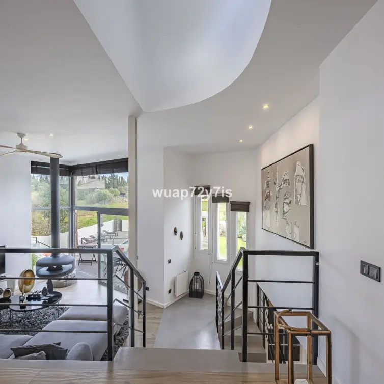 Sale of detached villa in Guadalmina Alta