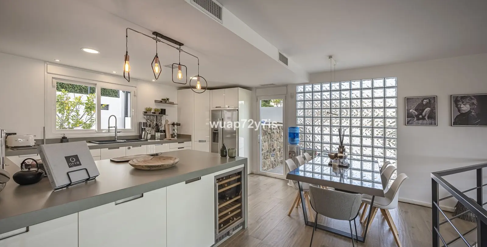 Sale of detached villa in Guadalmina Alta 15