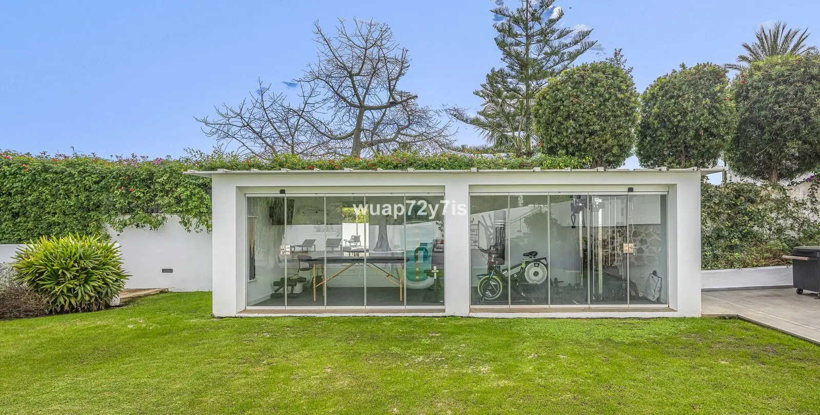 Sale of detached villa in Guadalmina Alta 22