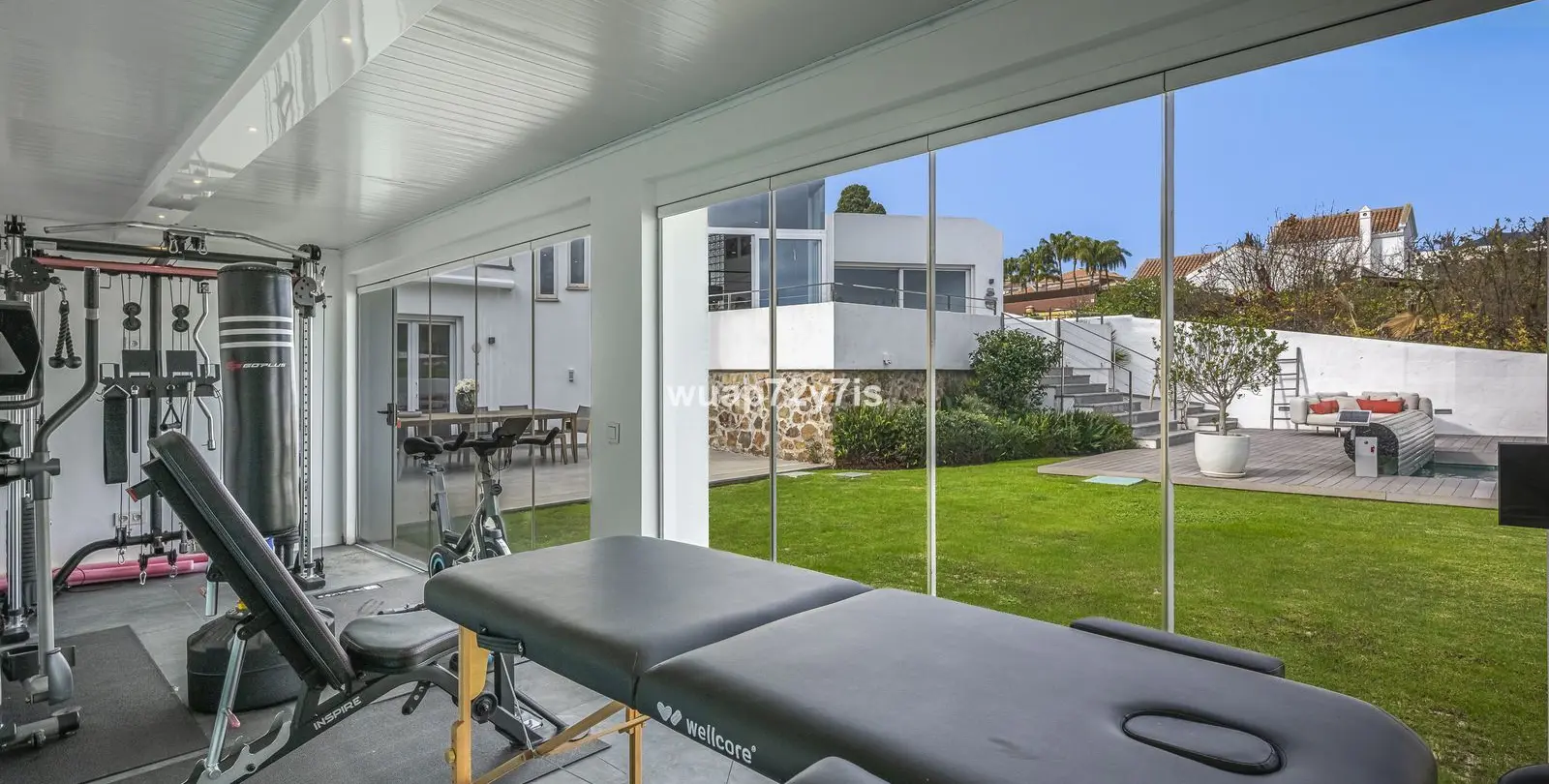 Sale of detached villa in Guadalmina Alta 23