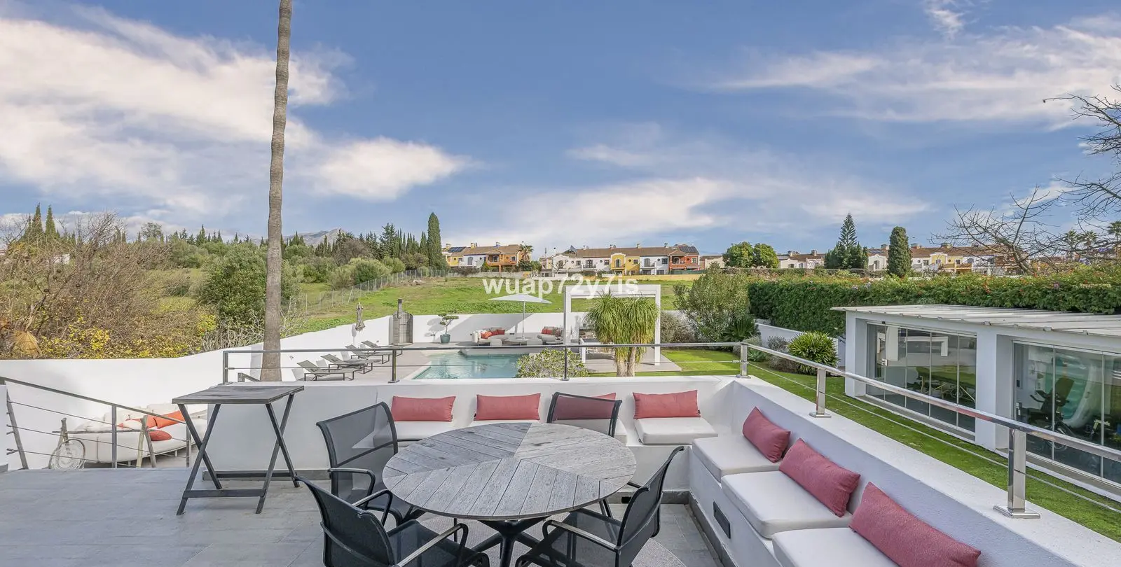 Sale of detached villa in Guadalmina Alta 43