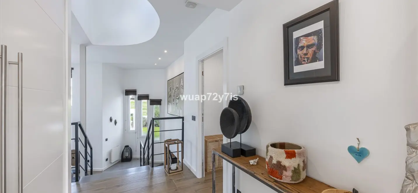 Sale of detached villa in Guadalmina Alta 2