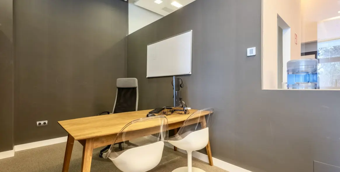 Long-term rent of office in Marbella 17