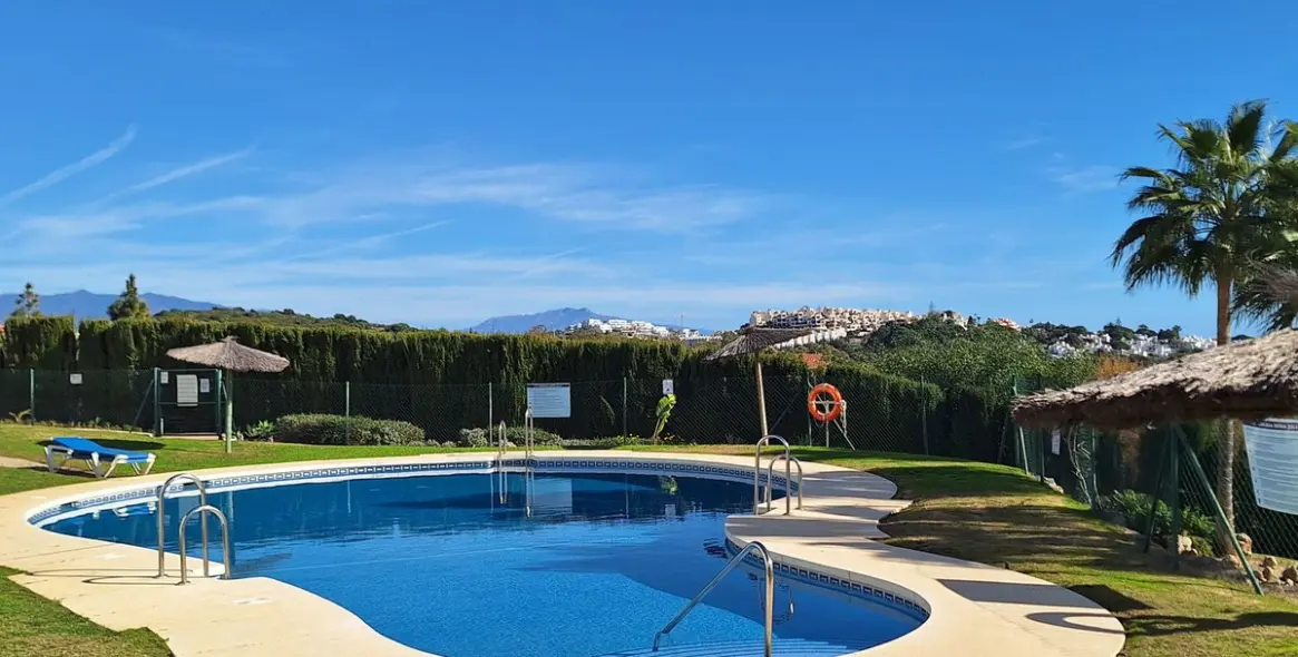 Продажа апартаментов на первом этаже в Doña Julia 1