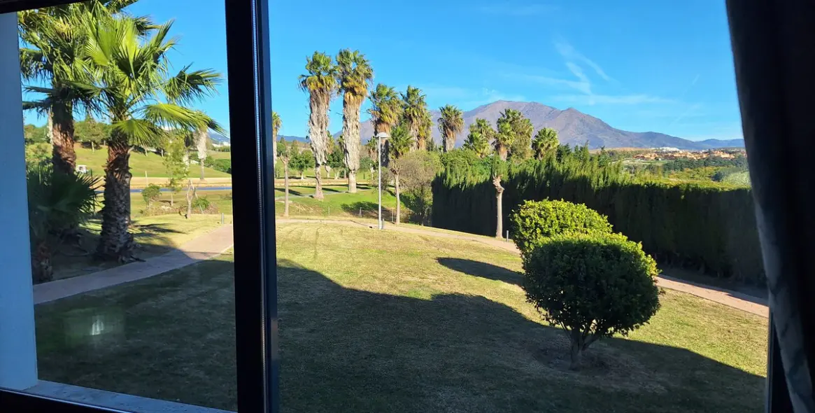 Продажа апартаментов на первом этаже в Doña Julia 12