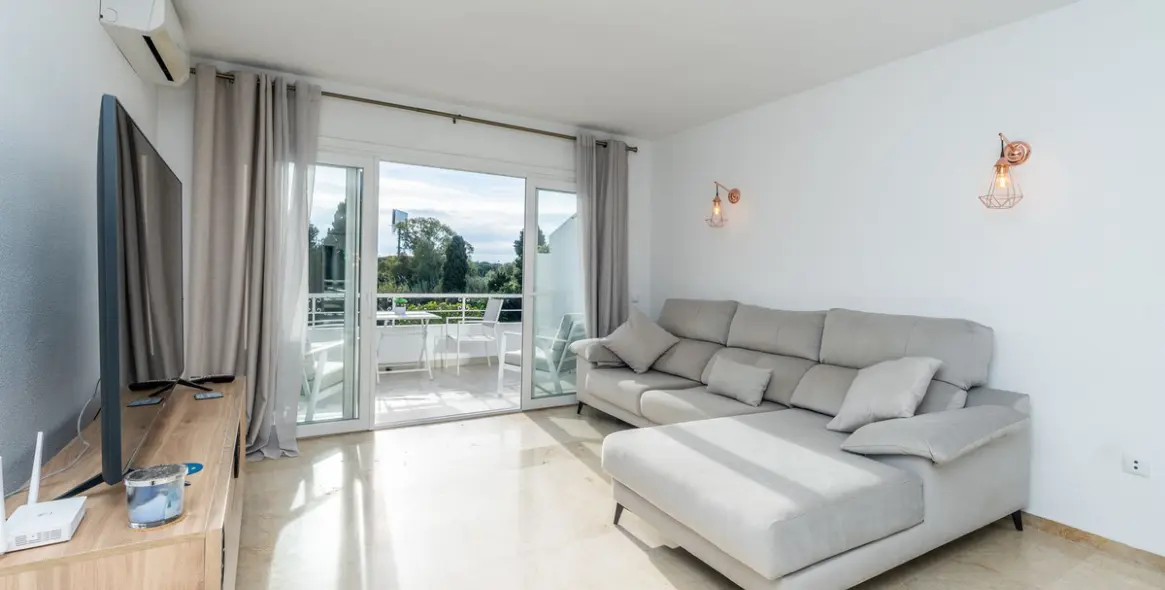 Sale of penthouse in El Paraiso 3