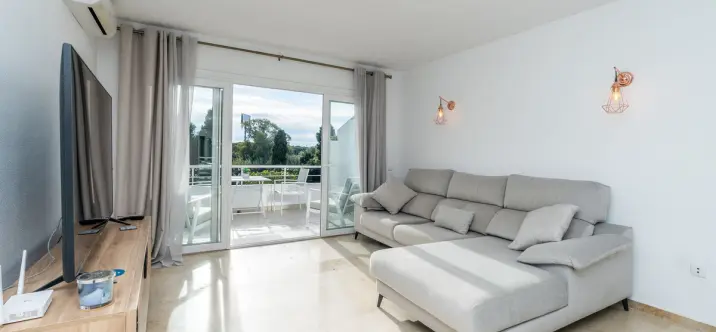 Sale of penthouse in El Paraiso 2