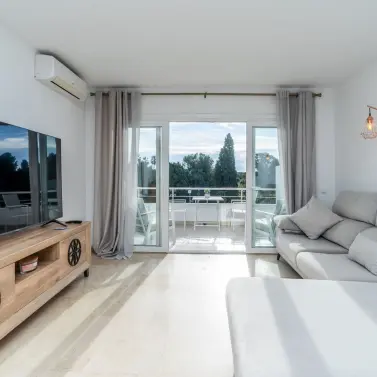 Sale of penthouse in El Paraiso