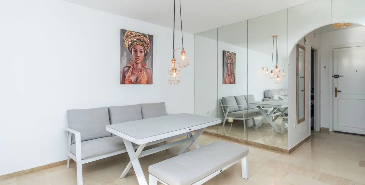 Sale of penthouse in El Paraiso 5