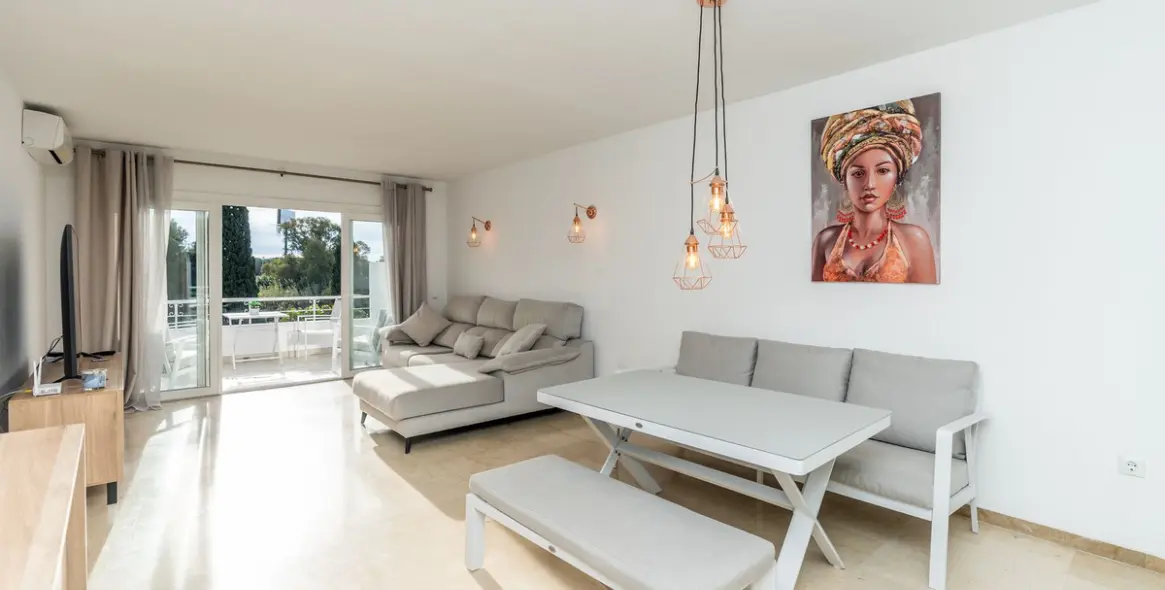 Sale of penthouse in El Paraiso 20