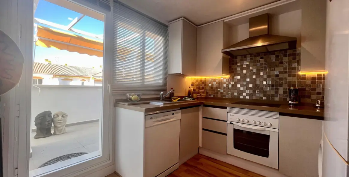 Sale of penthouse in Nueva Andalucía 14