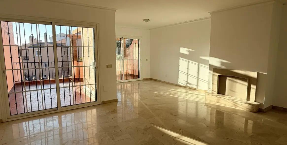 Продажа таунхауса в Riviera del Sol 13