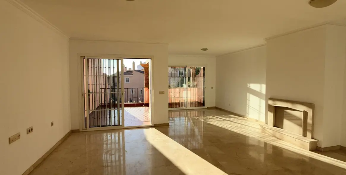 Продажа таунхауса в Riviera del Sol 64