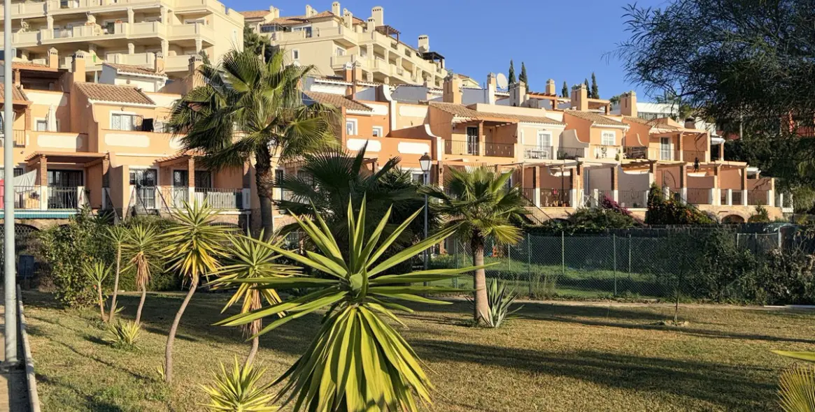 Продажа таунхауса в Riviera del Sol 80