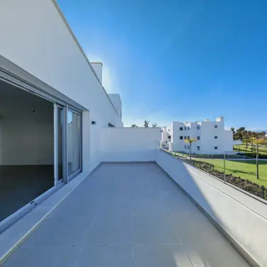 Venta de apartamento en planta media en Cancelada