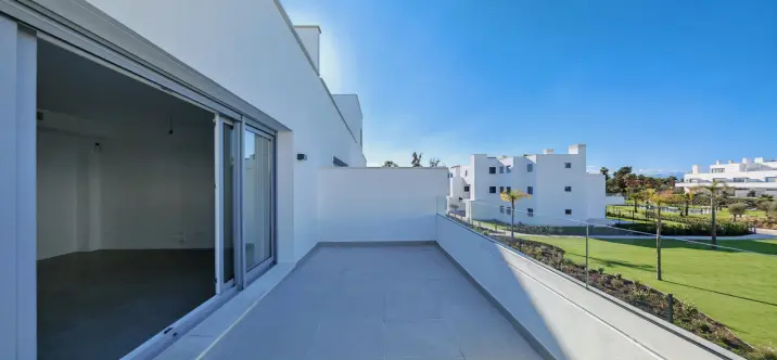 Venta de apartamento en planta media en Cancelada 1