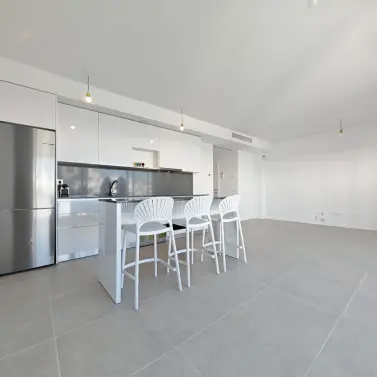 Venta de apartamento en planta media en Cancelada