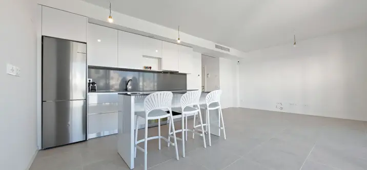 Venta de apartamento en planta media en Cancelada 3