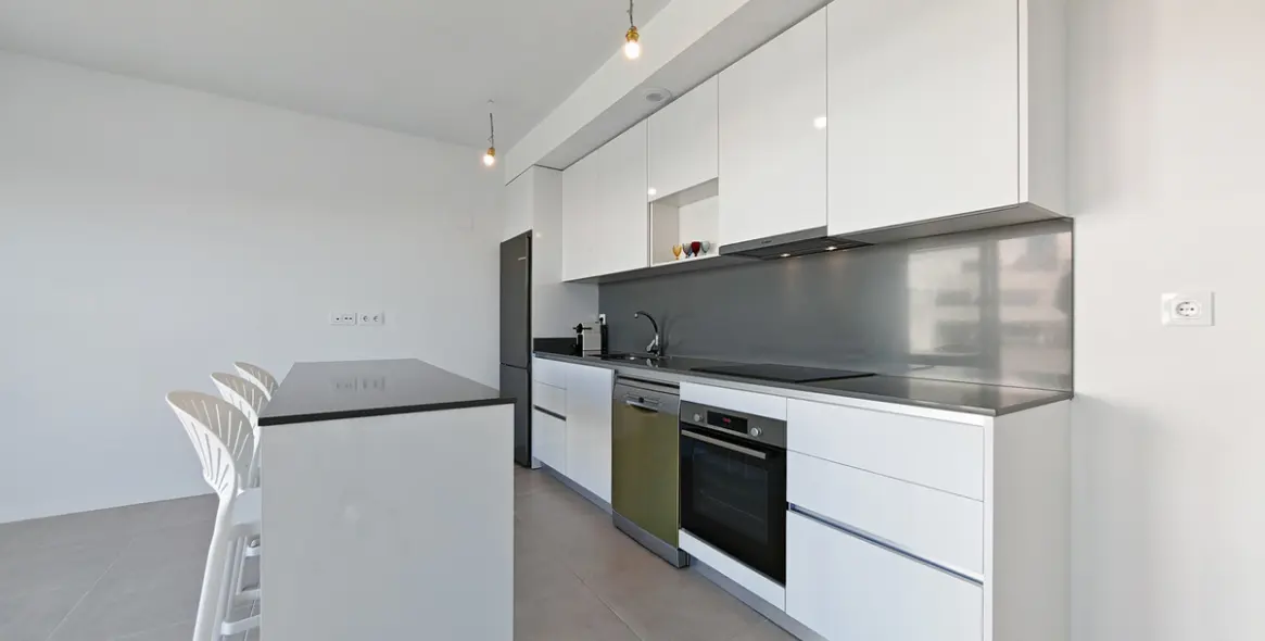 Продажа апартаментов на среднем этаже в Cancelada 5