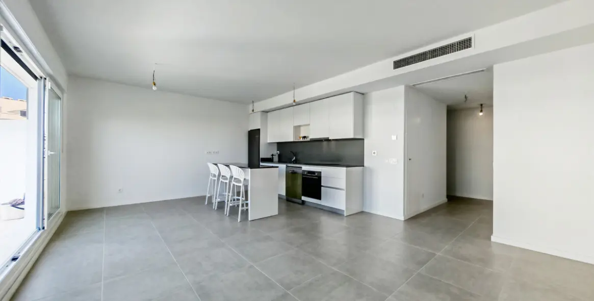 Продажа апартаментов на среднем этаже в Cancelada 6