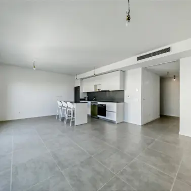 Venta de apartamento en planta media en Cancelada