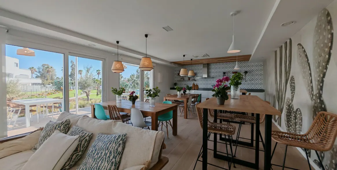 Продажа апартаментов на среднем этаже в Cancelada 14