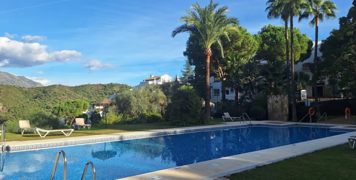 Sale of middle floor apartment in La Quinta 21