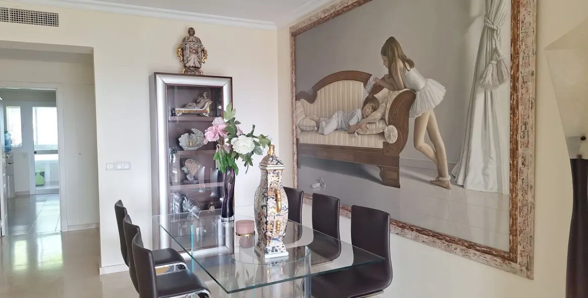 Sale of middle floor apartment in La Quinta 23