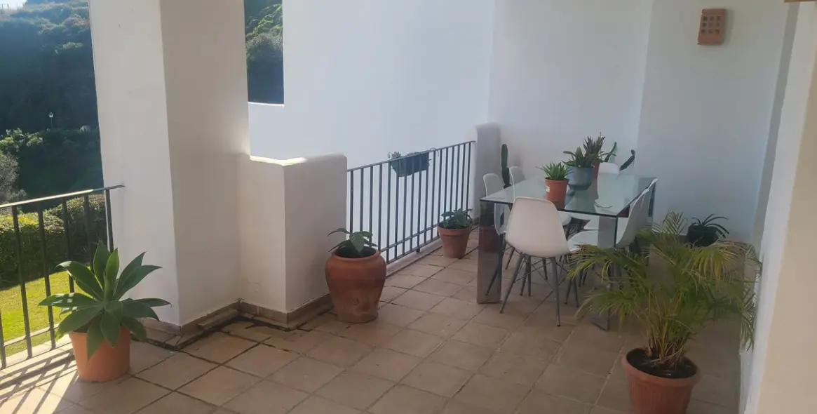 Sale of middle floor apartment in La Quinta 28