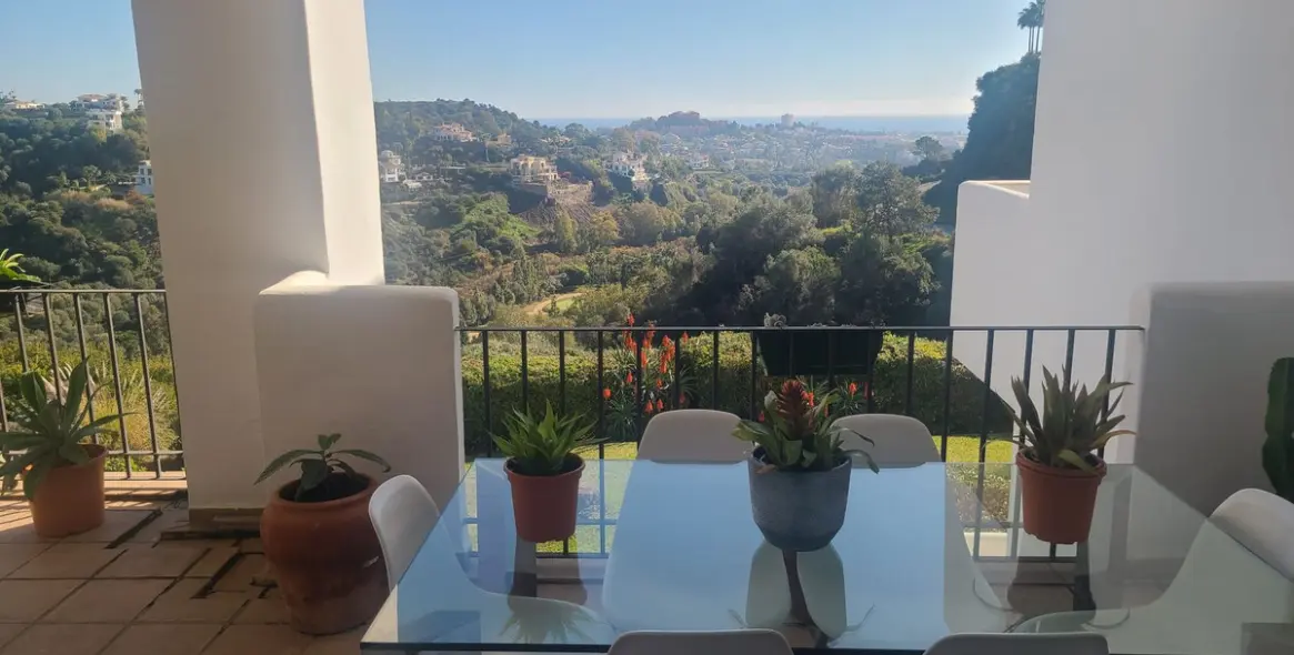 Sale of middle floor apartment in La Quinta 29