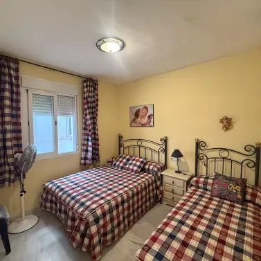 Sale of middle floor apartment in Fuengirola