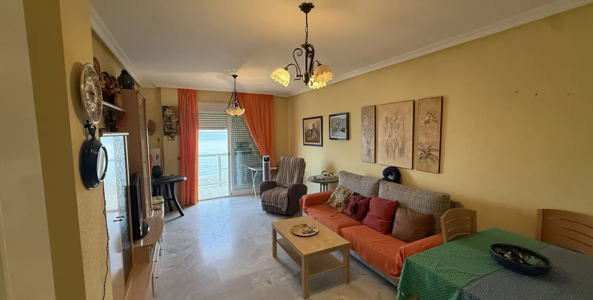 Sale of middle floor apartment in Fuengirola 9