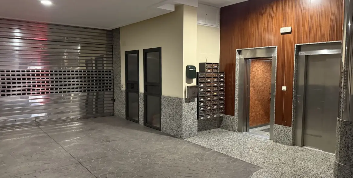 Sale of middle floor apartment in Fuengirola 14