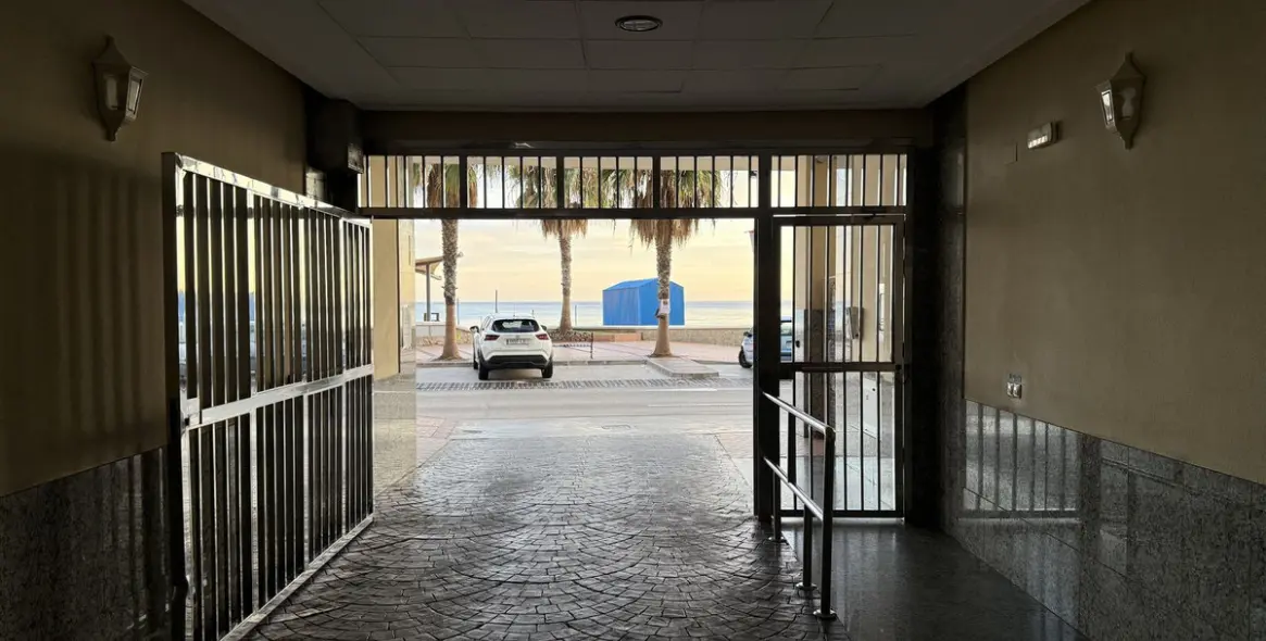 Sale of middle floor apartment in Fuengirola 17