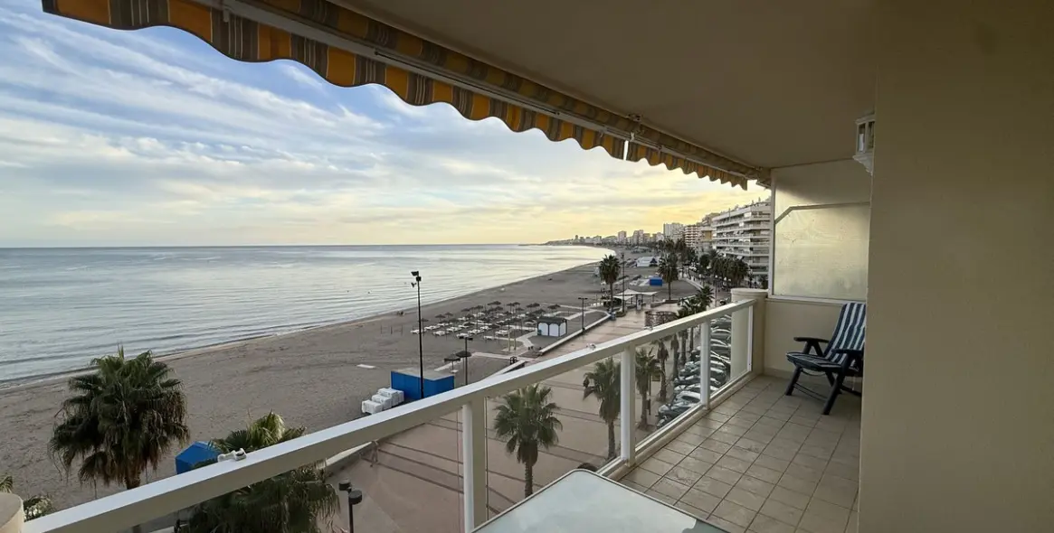 Sale of middle floor apartment in Fuengirola 1