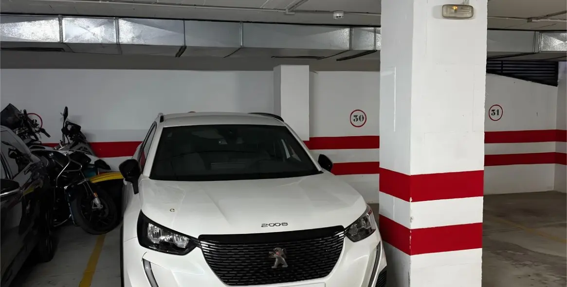 Sale of middle floor apartment in Fuengirola 15