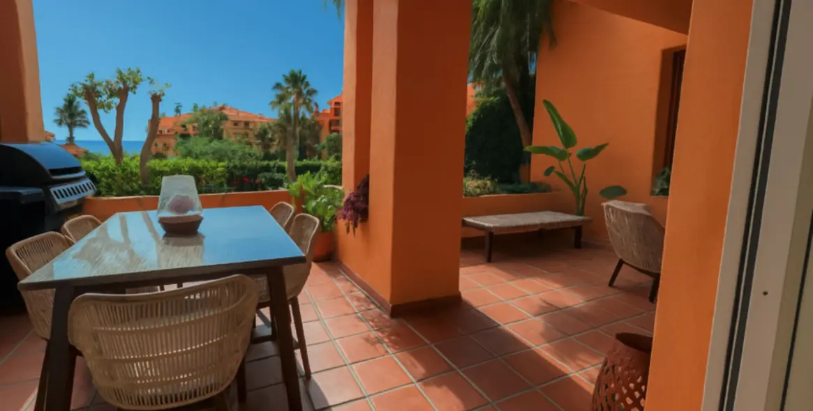 Sale of ground floor apartment in La Duquesa 2