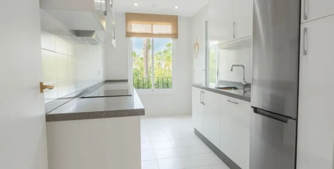 Sale of ground floor apartment in La Duquesa 8