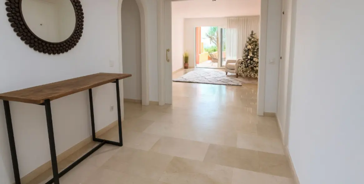 Sale of ground floor apartment in La Duquesa 11